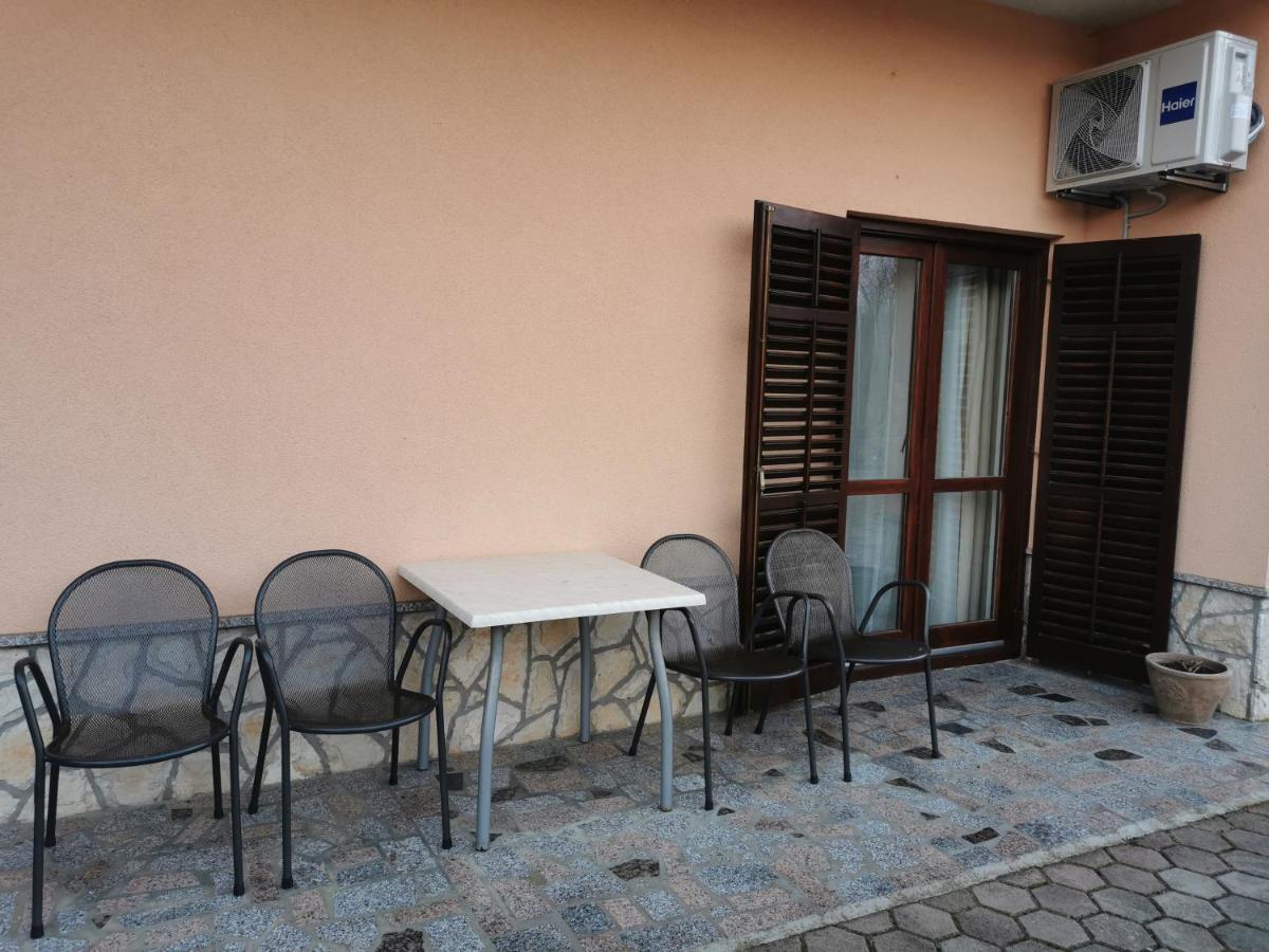 Apartman Martina Kršan Exterior foto